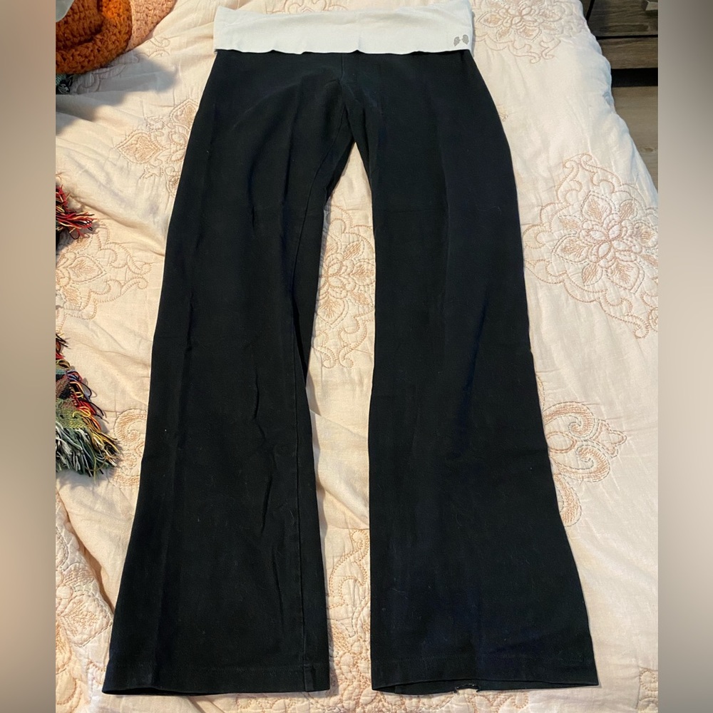 Victoria’s Secret yoga pants